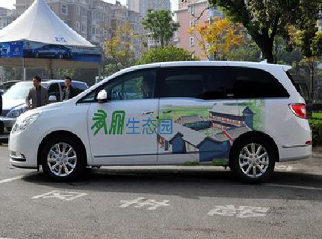 大竹户外车贴喷绘如何保持效果?